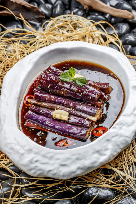 蒜香红油蒸茄子图片