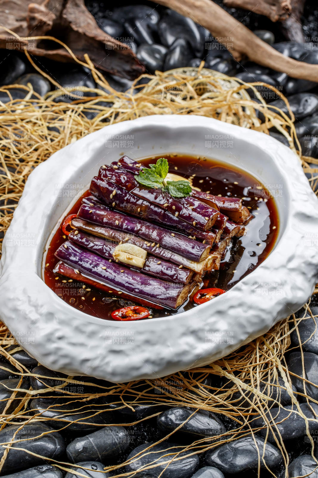 蒜香红油蒸茄子图片