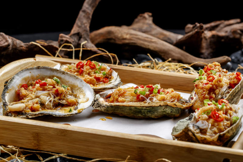 锦州烧烤蒜烤生蚝王图片