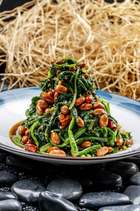 精美凉菜果仁菠菜图片