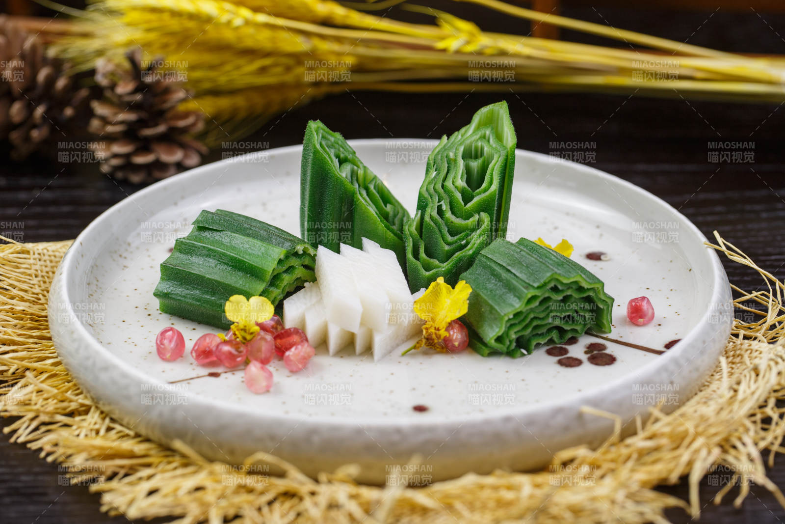 长山药秋葵卷图片