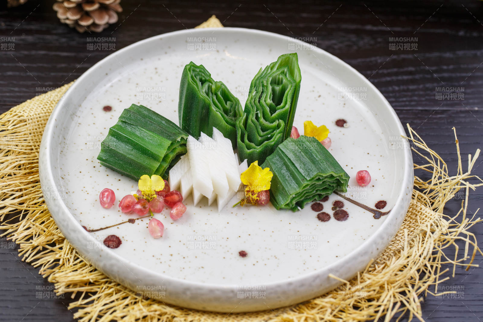 长山药秋葵卷图片