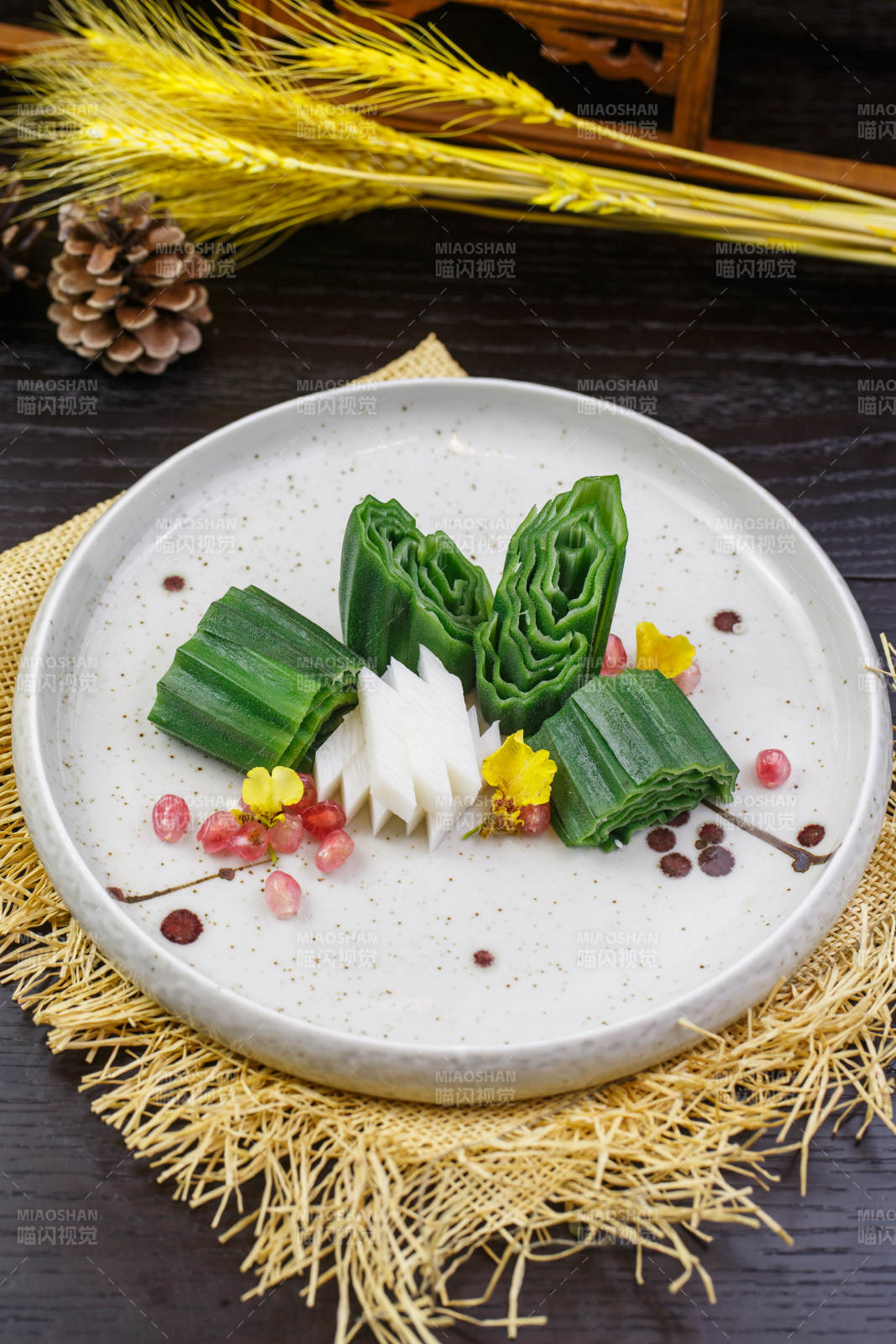 长山药秋葵卷图片