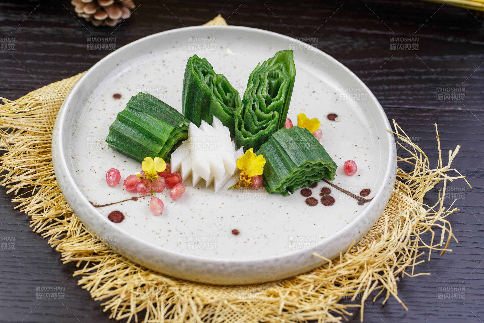 长山药秋葵卷图片