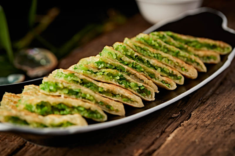 青椒丝豆角丝馅料烙大饼图片