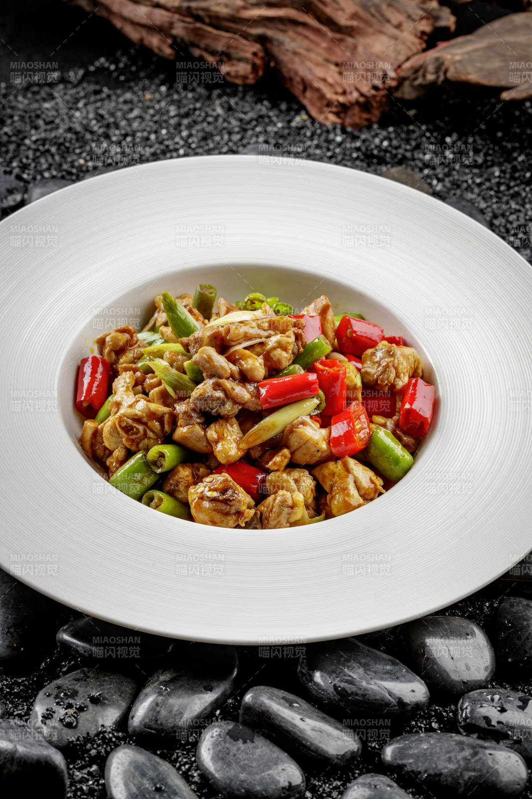青椒烧公鸡图片