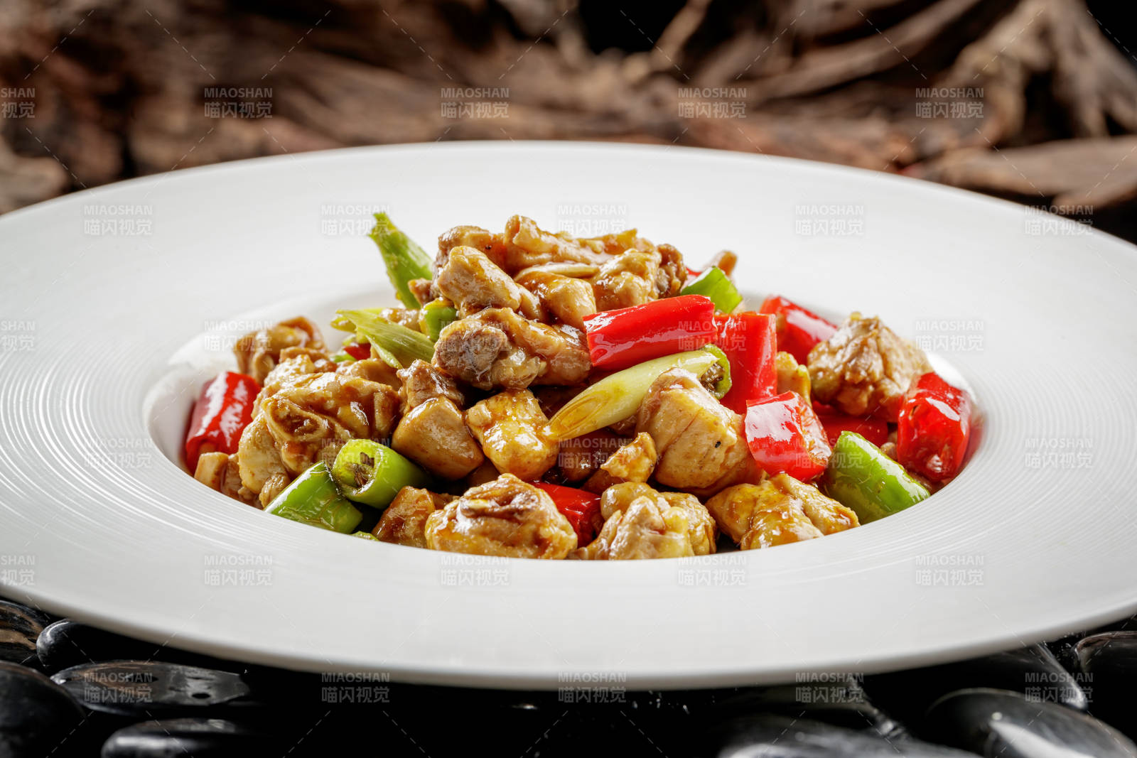 青椒烧公鸡图片