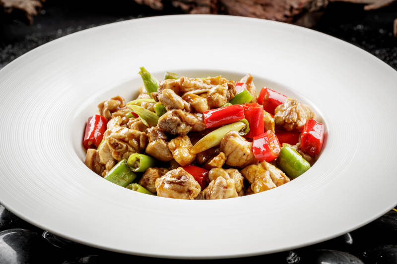 青椒烧公鸡图片