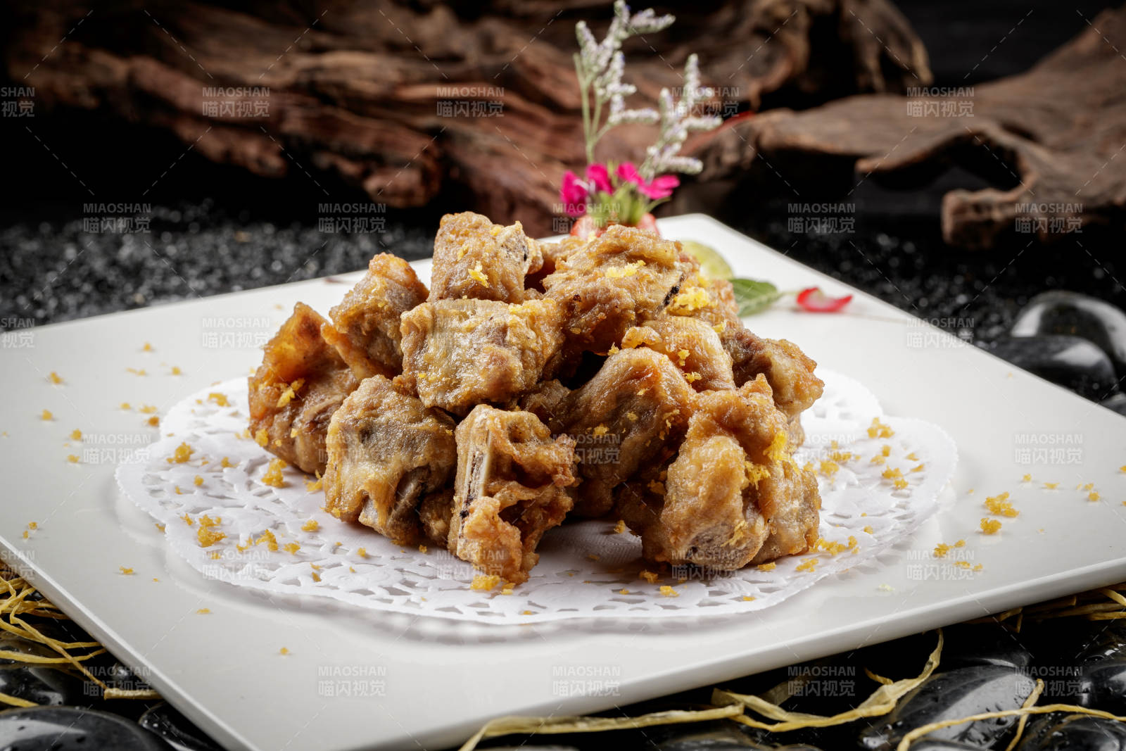 香炸蒜香骨图片