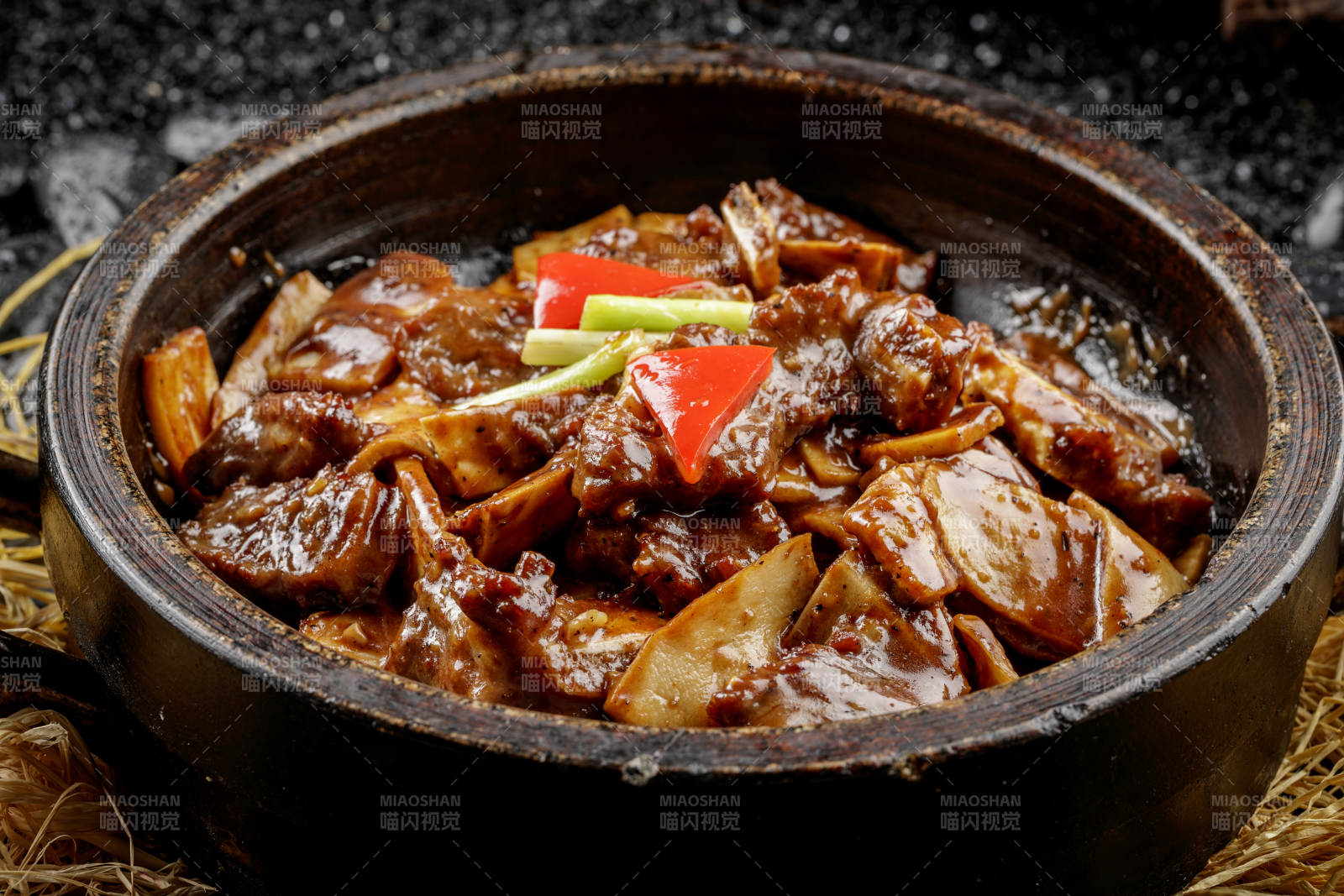 香焖牛仔骨图片