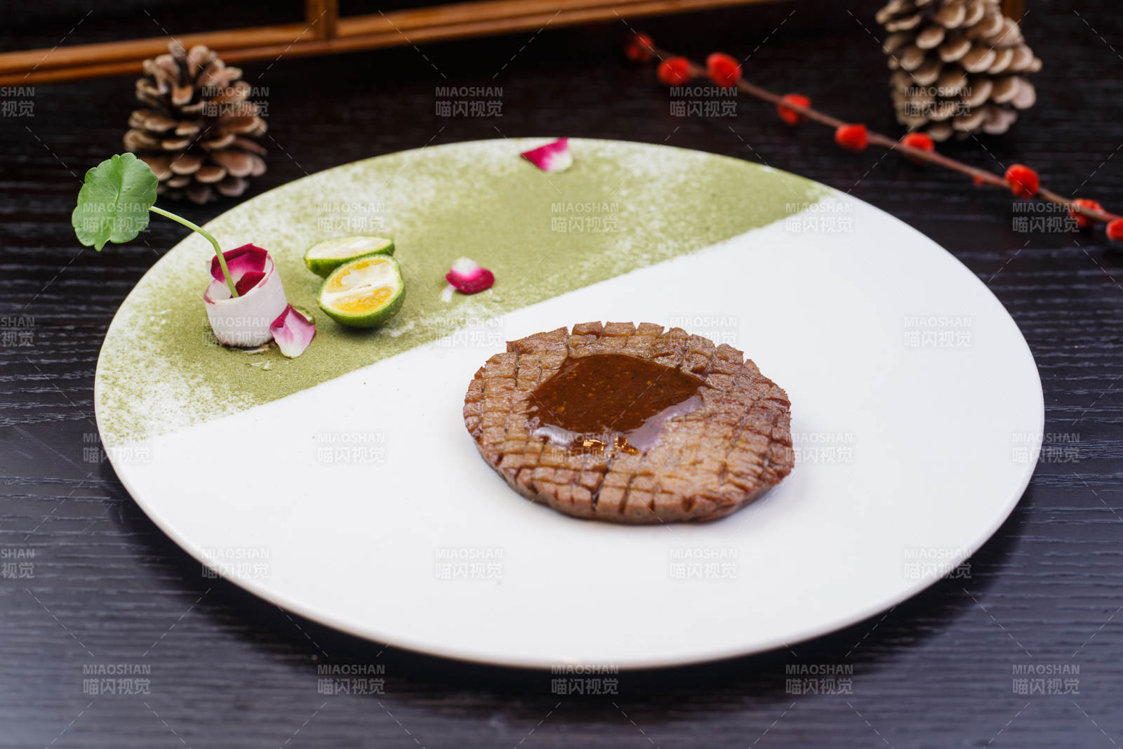 黑胡椒酱小牛排图片