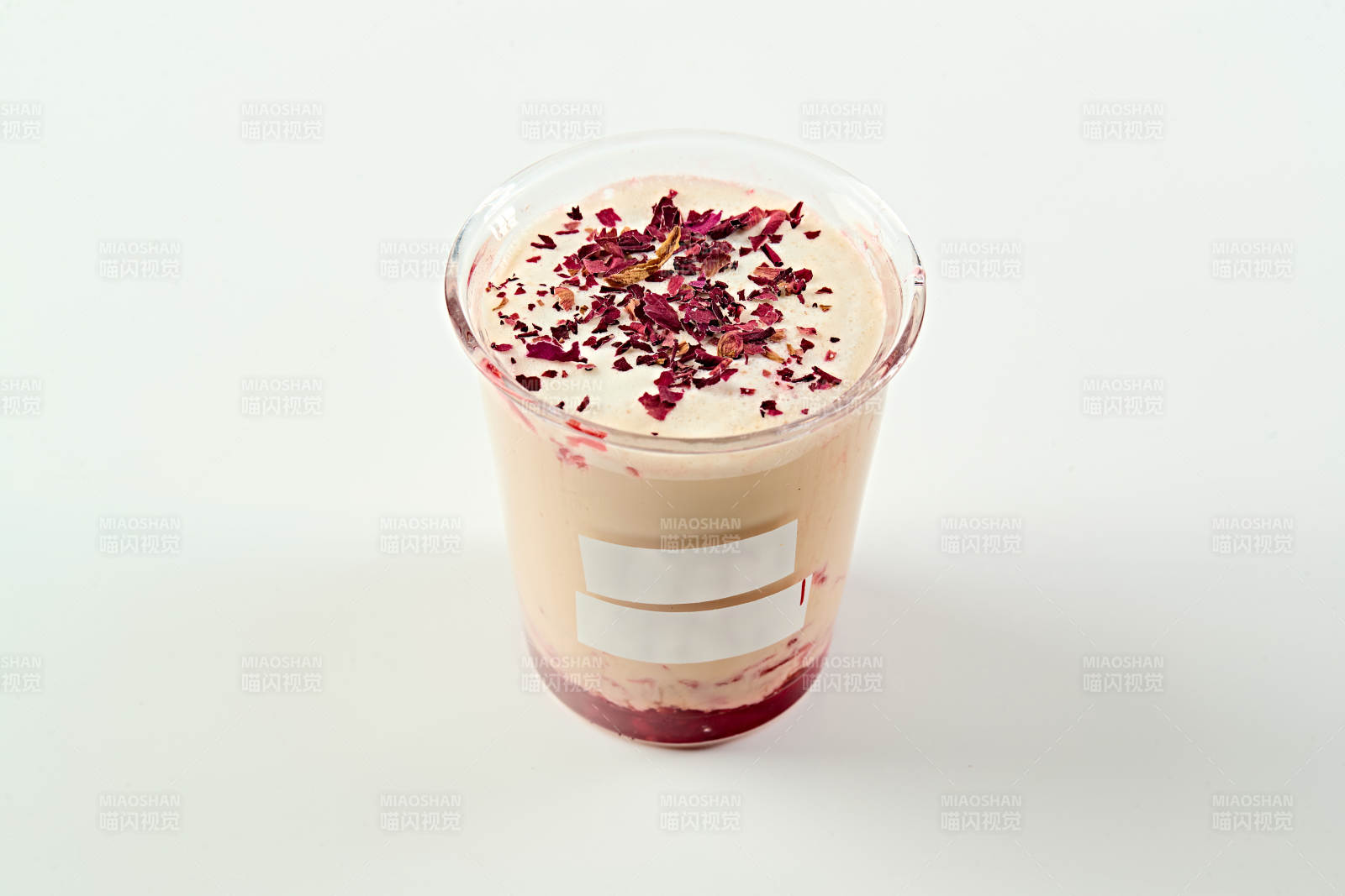 玫瑰花瓣生椰拿铁咖啡图片