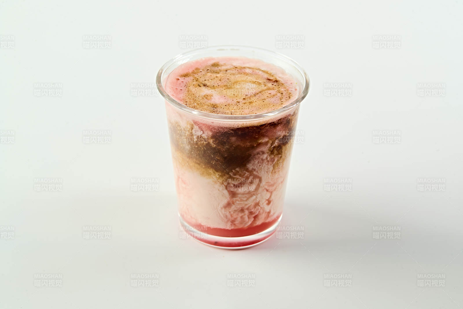 夏日清凉饮品玫瑰椰奶咖啡图片