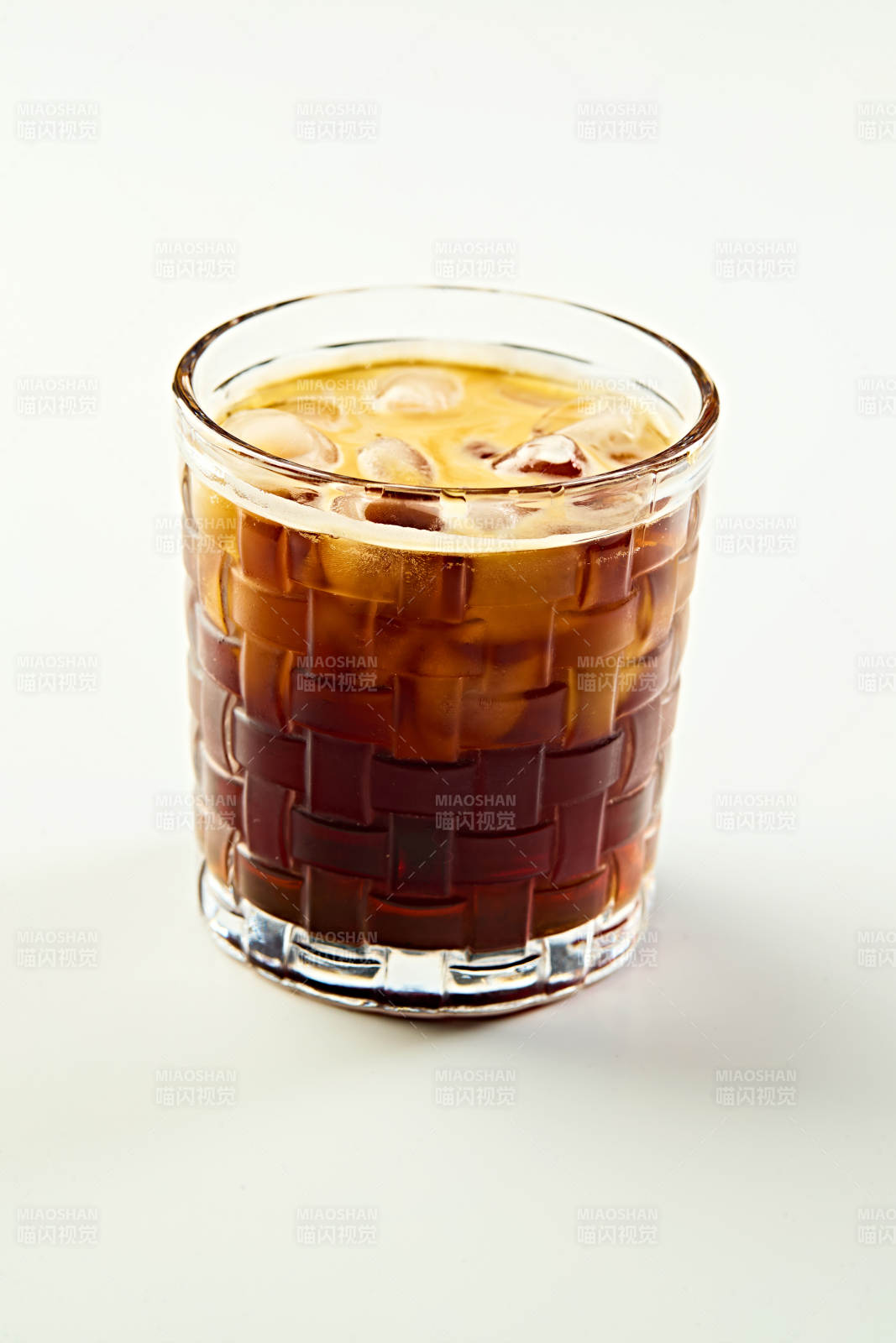 夏日清凉咖啡饮品冰美式图片