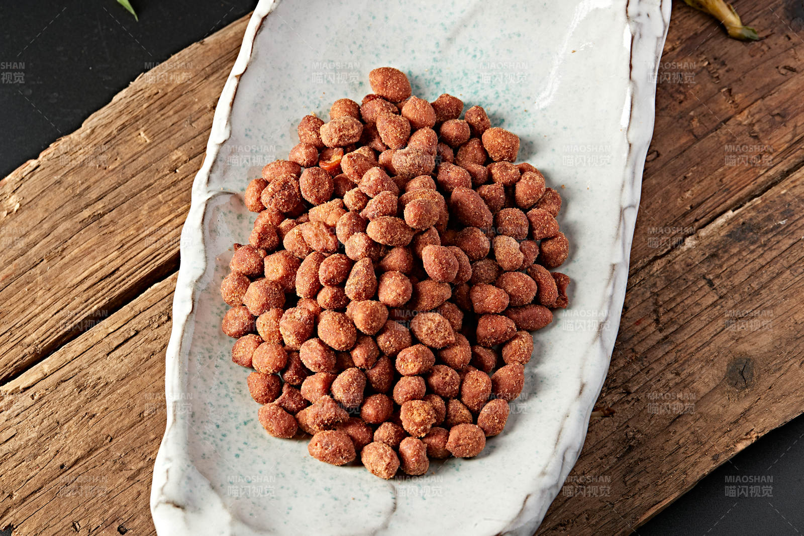 五香盐霜炸花生图片