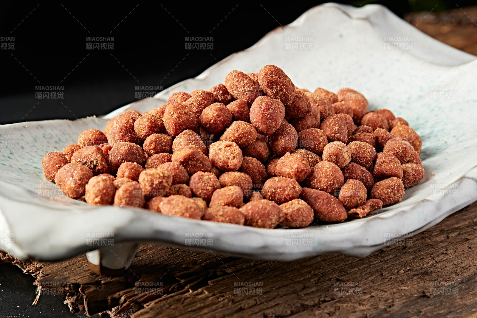 五香盐霜炸花生图片