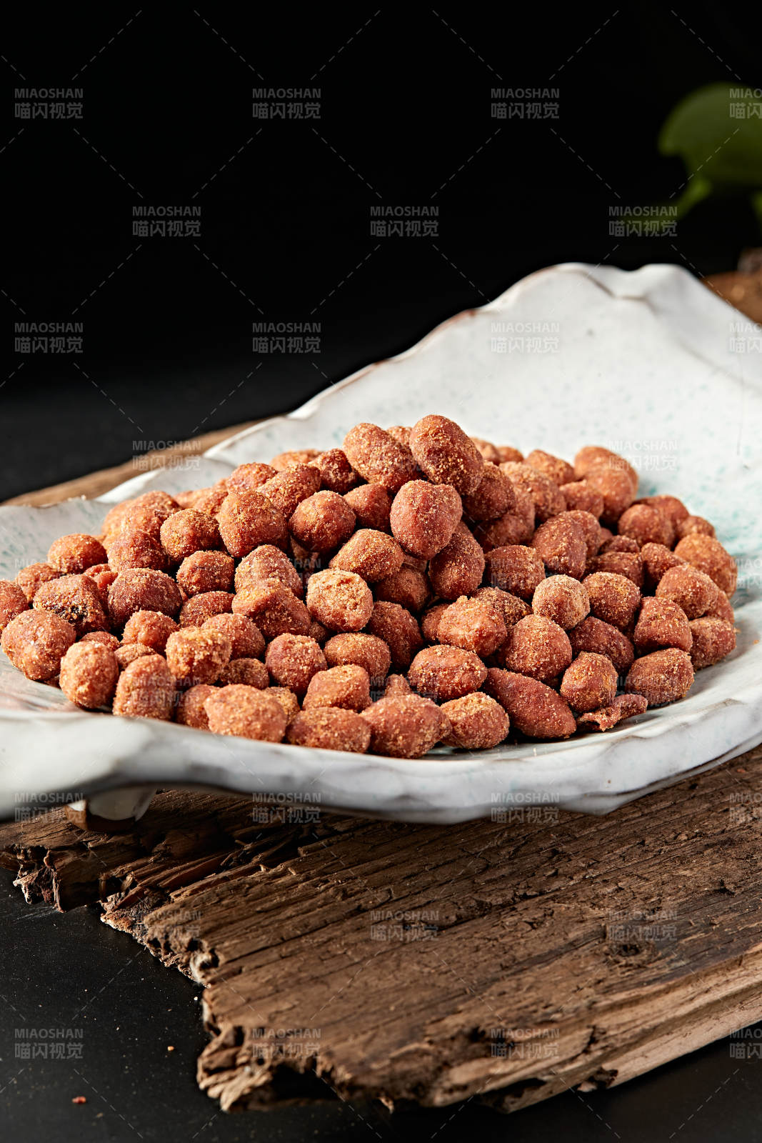 五香盐霜炸花生图片