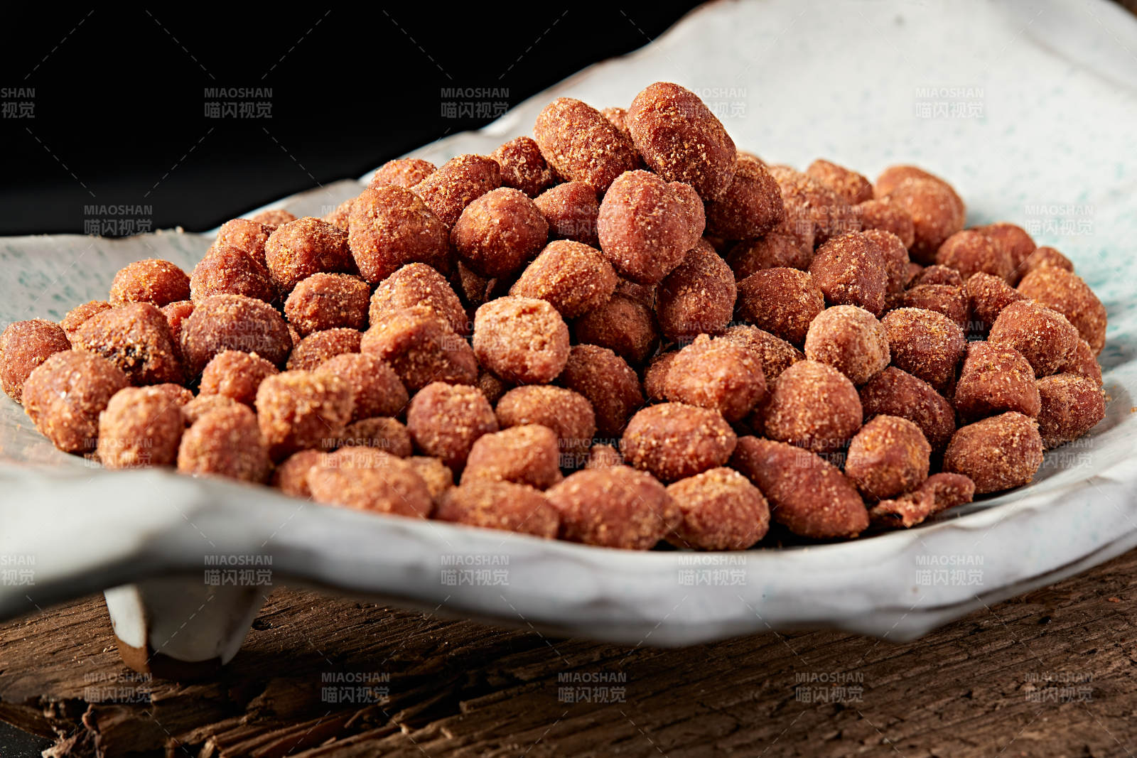 五香盐霜炸花生图片