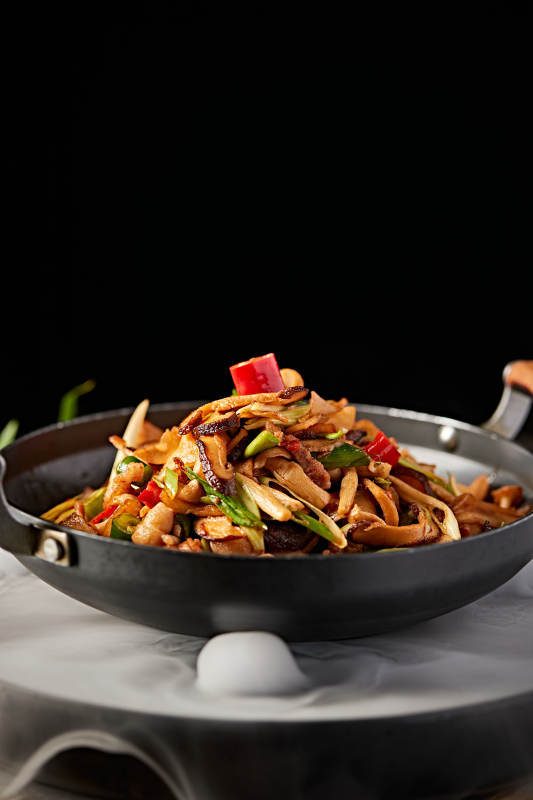 湘味锅仔米椒杂菌五花肉图片