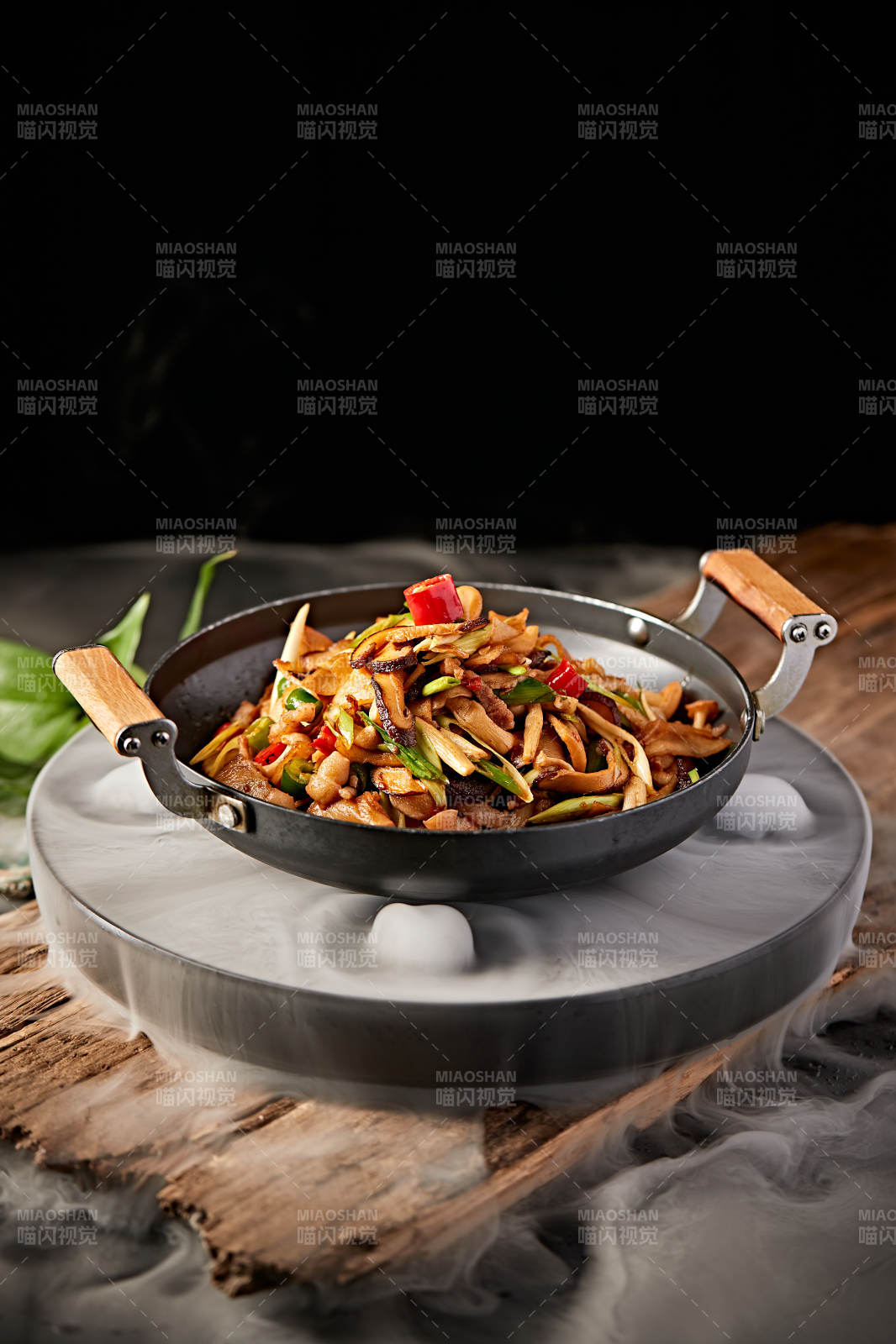 湘味锅仔米椒杂菌五花肉图片