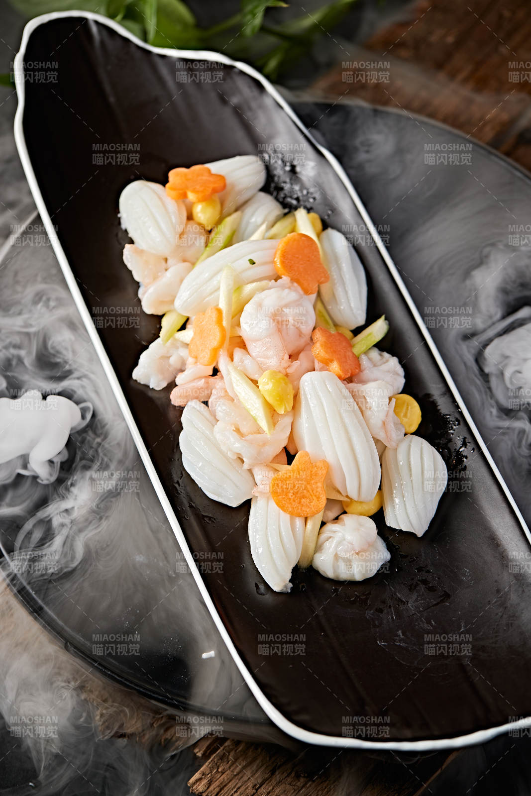 西芹银杏果烩墨鱼大虾仁图片