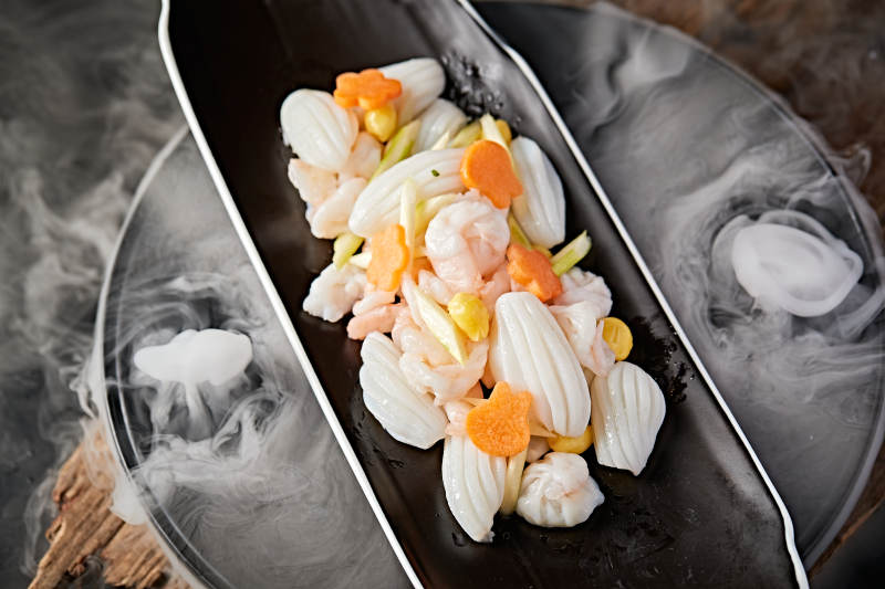 西芹银杏果烩墨鱼大虾仁图片