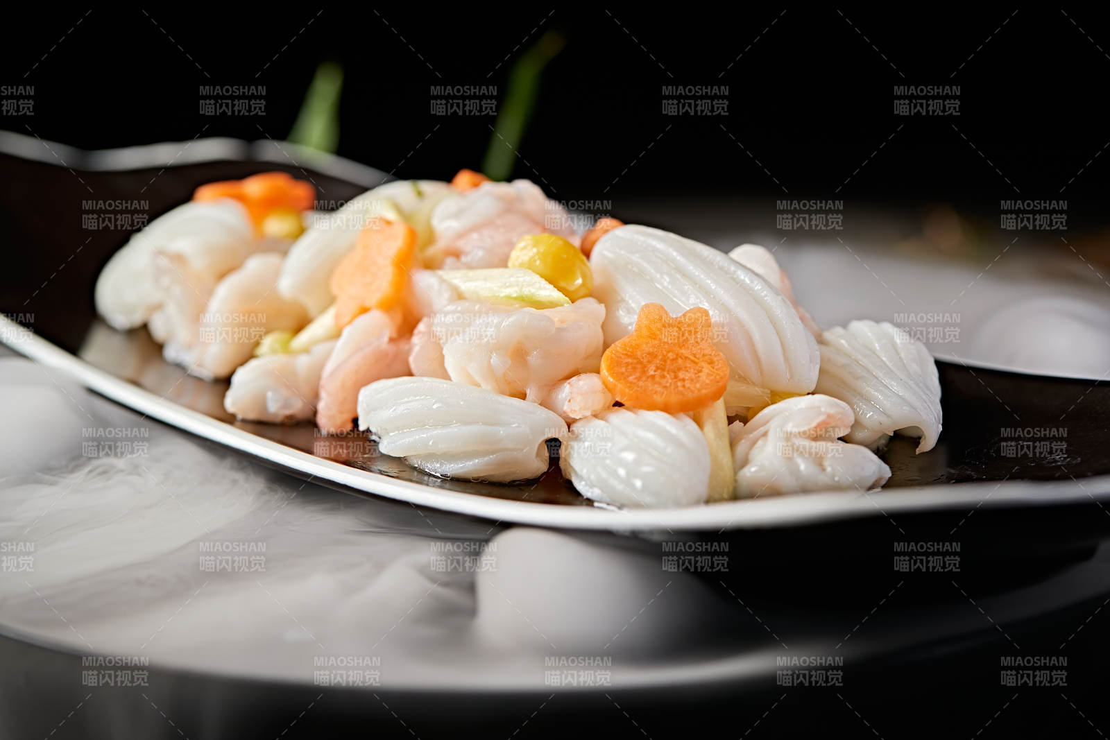 西芹银杏果烩墨鱼大虾仁图片