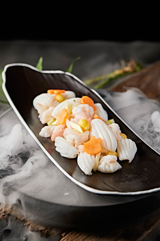 西芹银杏果烩墨鱼大虾仁图片