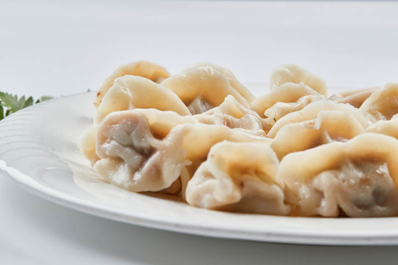 现包手工猪肉白菜饺子图片