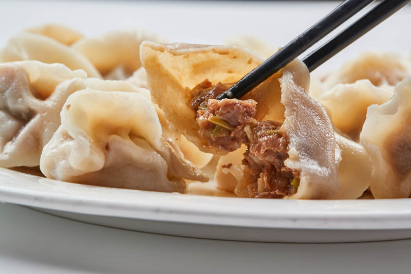 现包手工猪肉白菜饺子图片