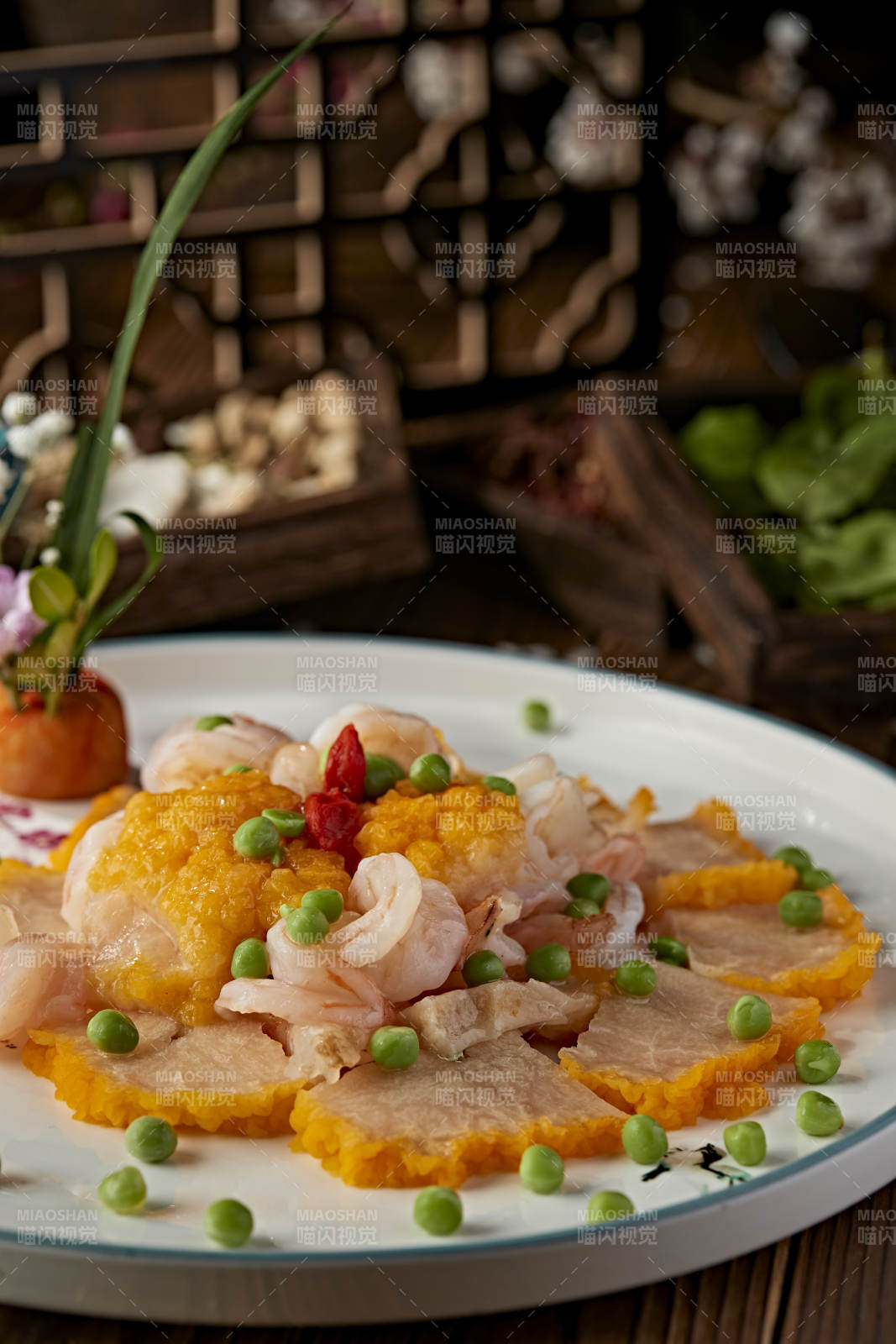 清炒菊花菌大虾仁壳青豆图片