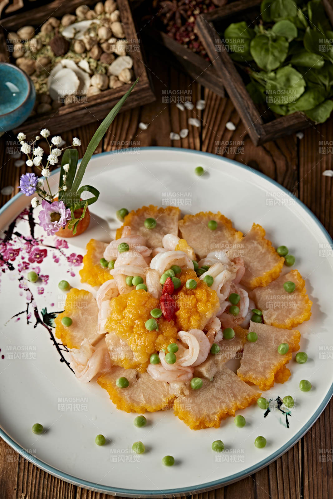 清炒菊花菌大虾仁壳青豆图片