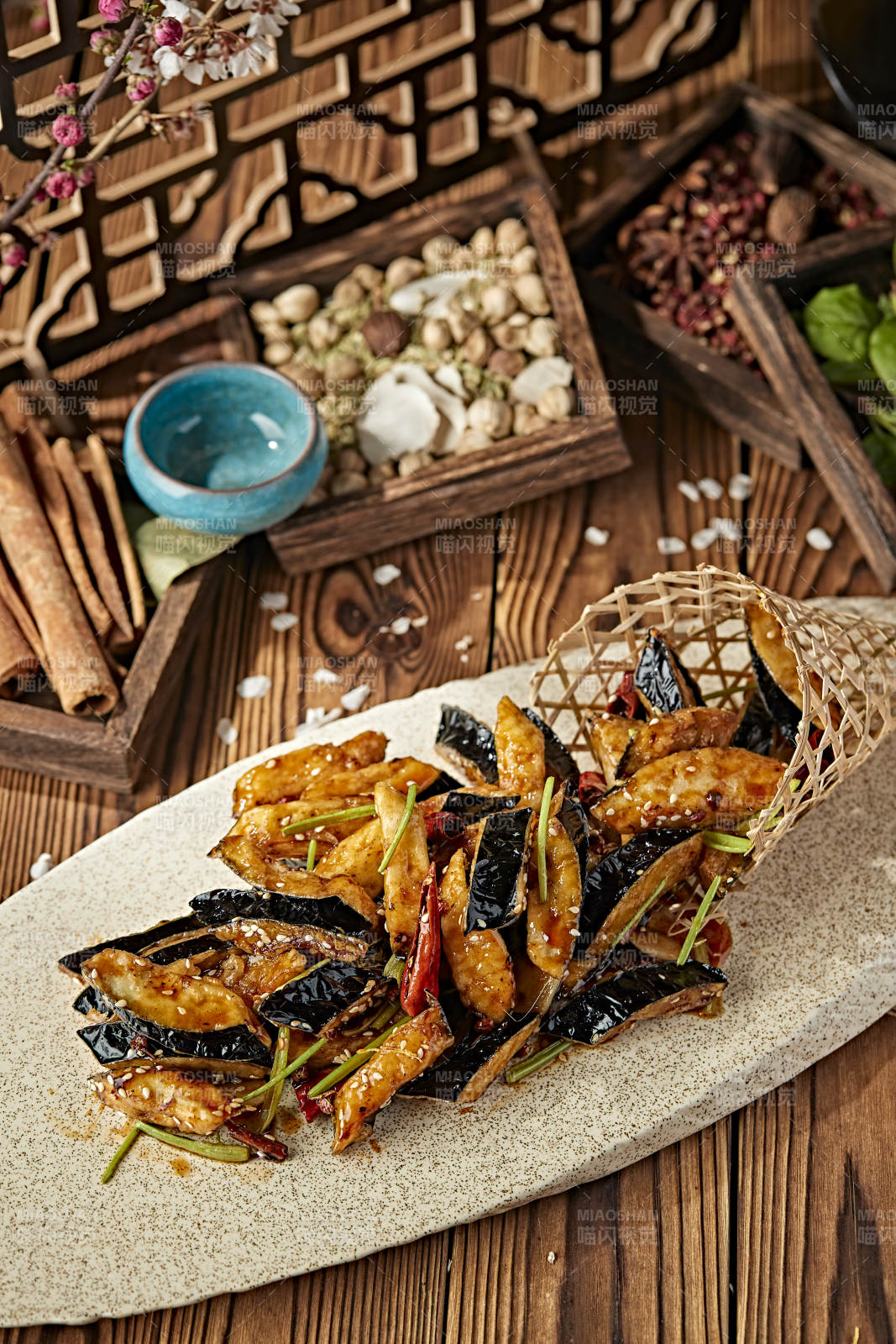 糖醋酱香糖醋风味炸茄子图片