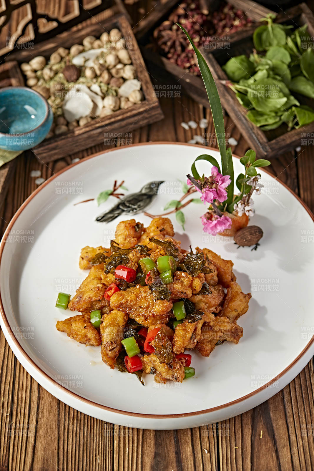 香辣薄荷炒鸡腿肉图片