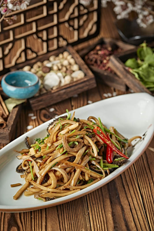 湘味辣椒丝杏鲍菇丝炒毛肚图片