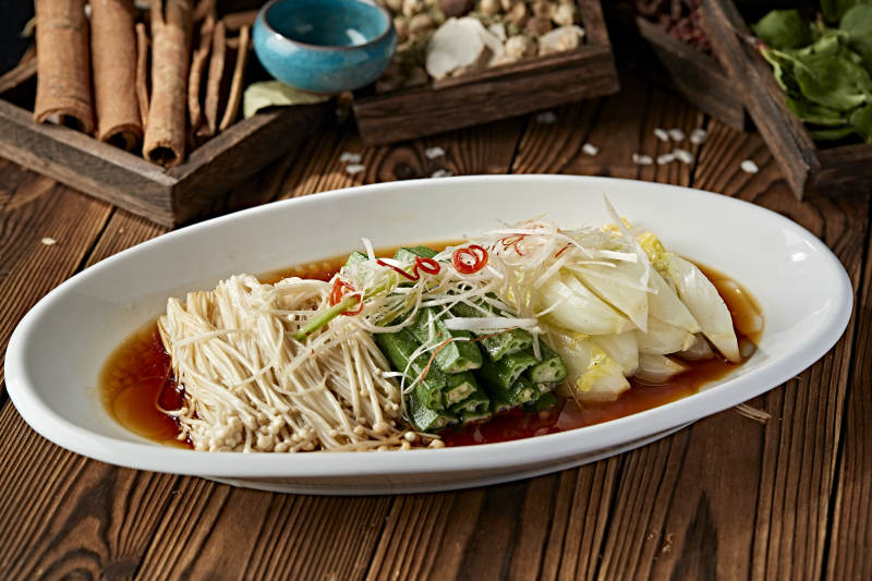 清蒸浇汁秋葵金针菇娃娃菜图片