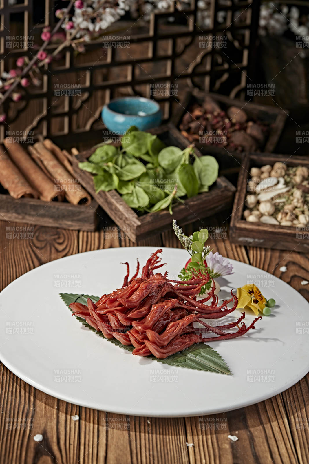 武汉卤味鸭舌头图片