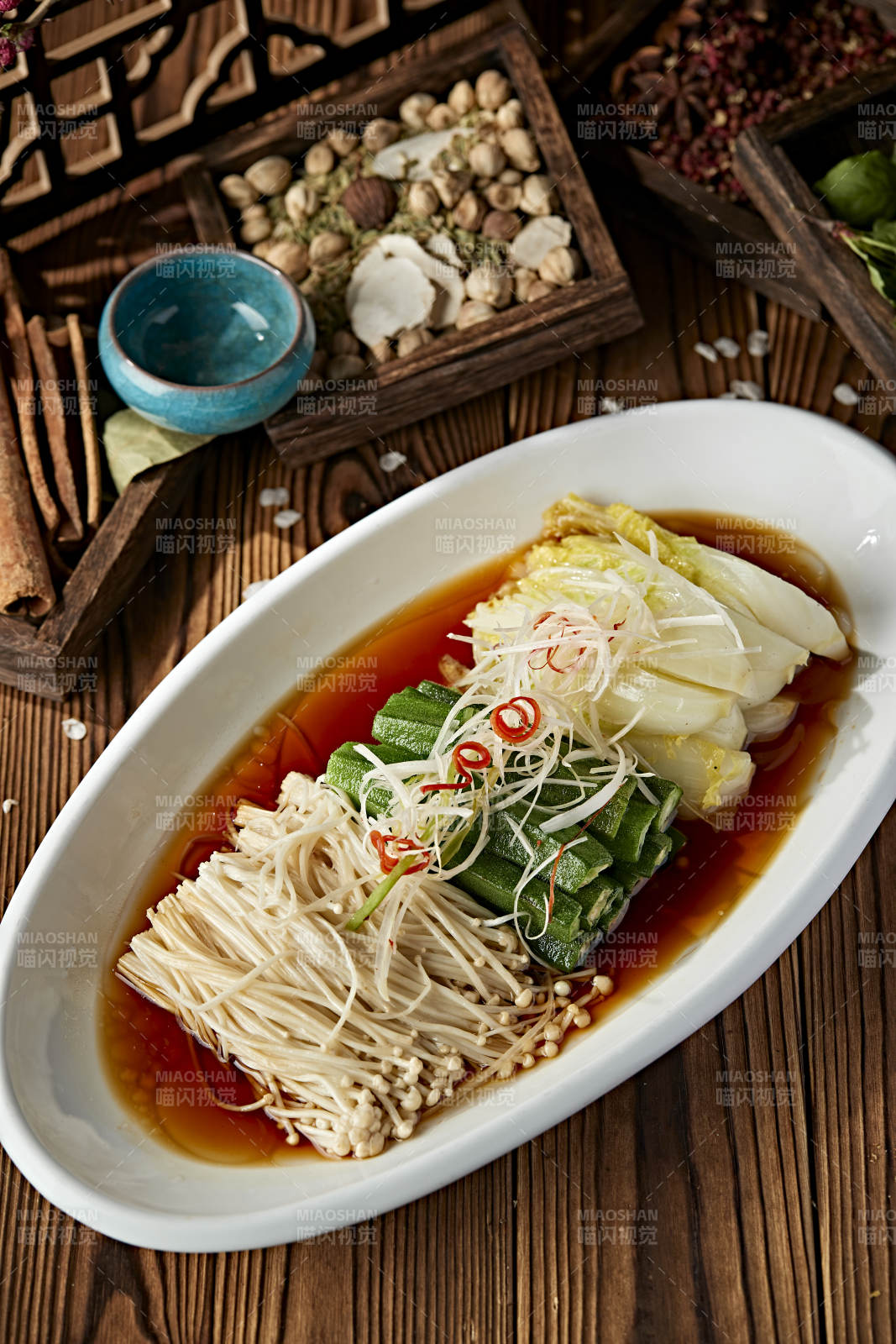 清蒸浇汁秋葵金针菇娃娃菜图片