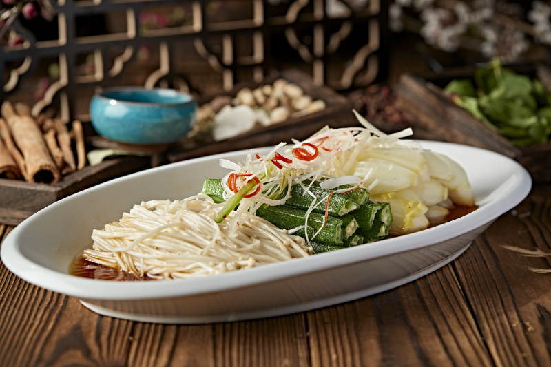 清蒸浇汁秋葵金针菇娃娃菜图片