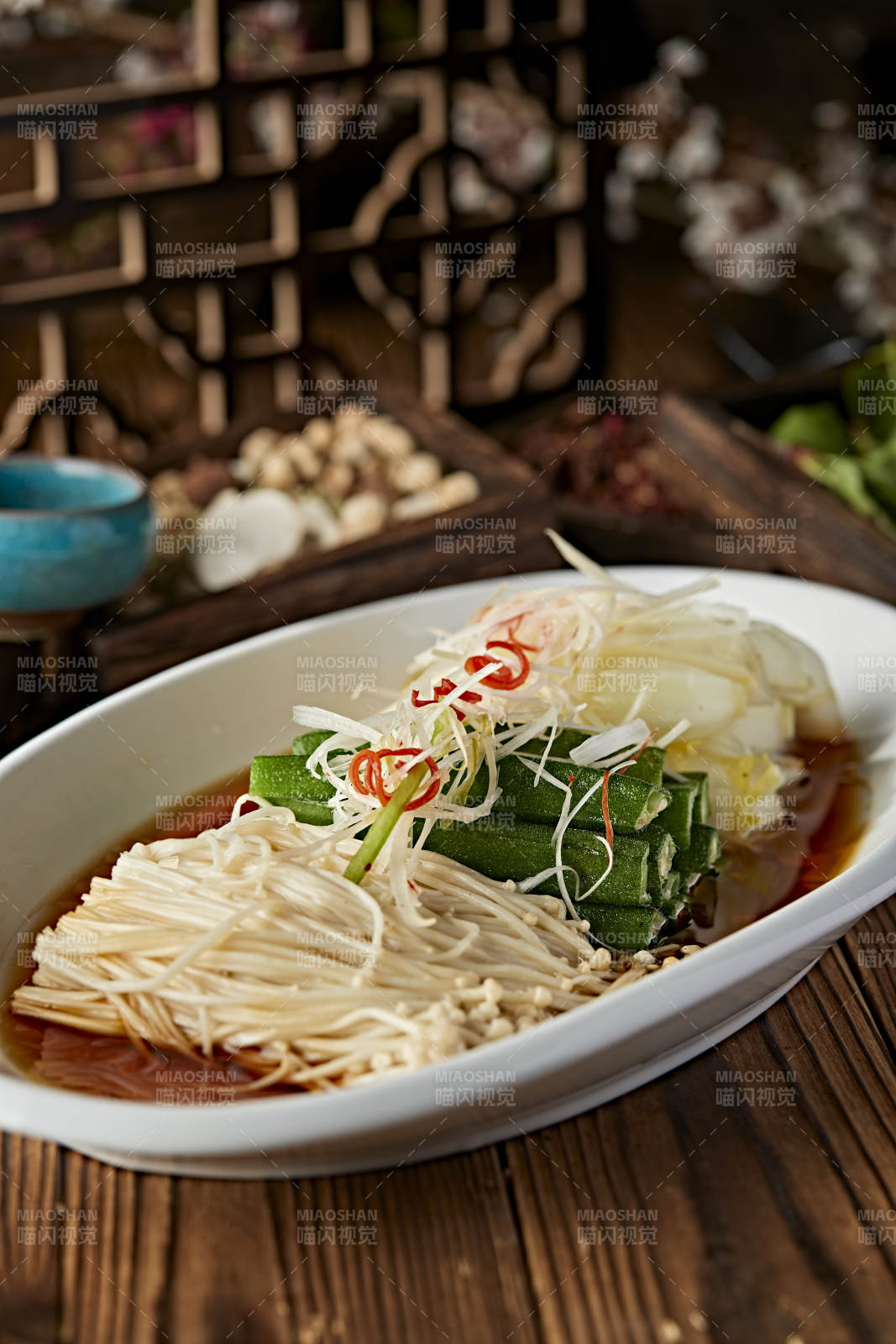 清蒸浇汁秋葵金针菇娃娃菜图片