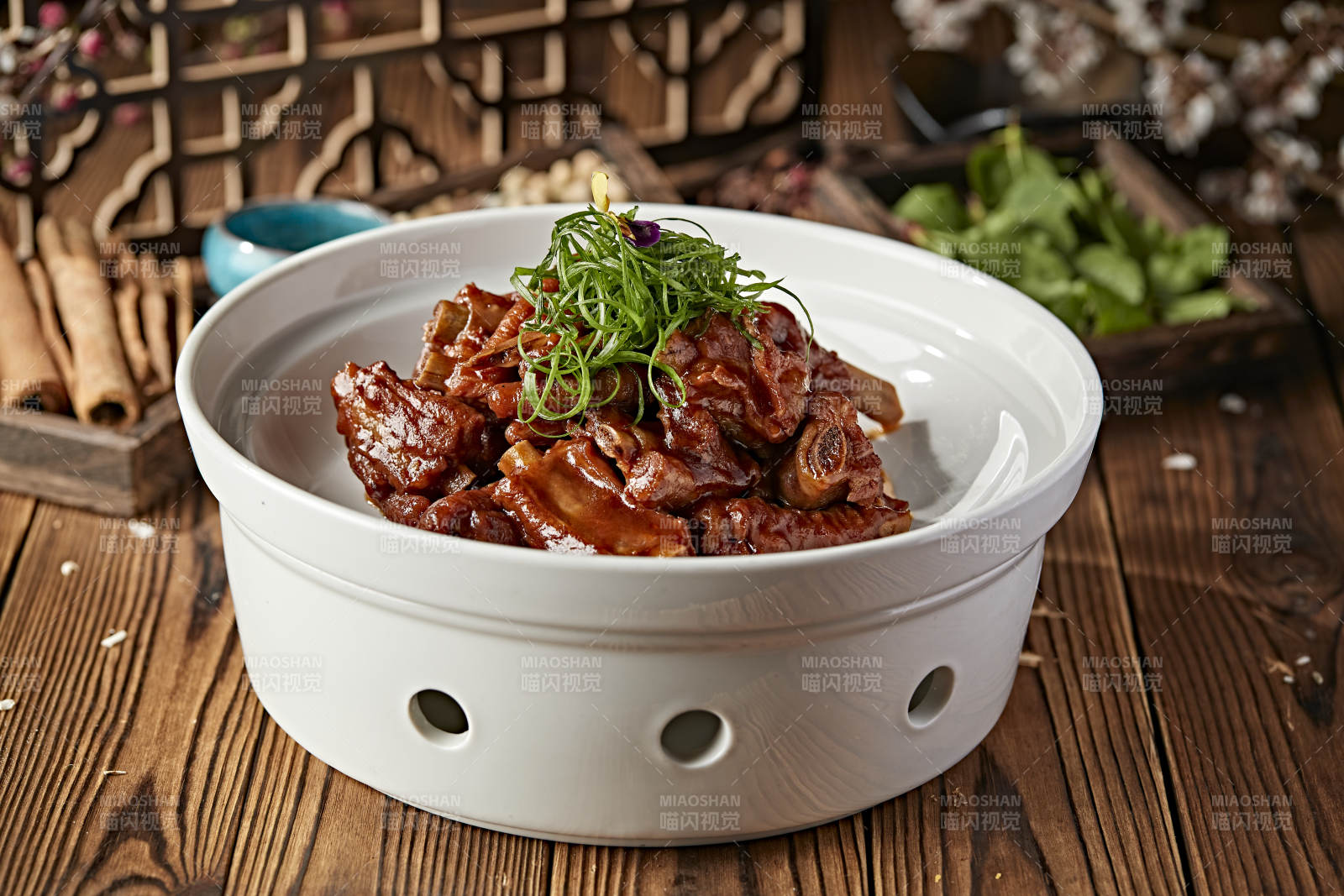 红烧凤爪猪肋排图片