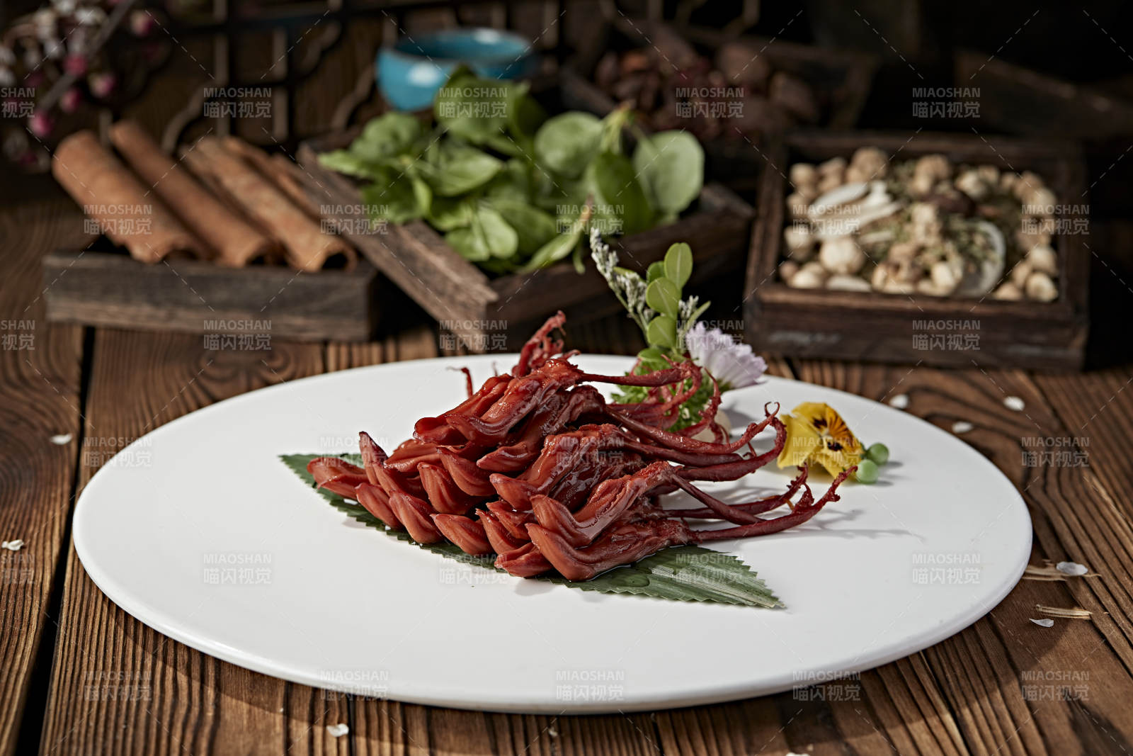 武汉卤味鸭舌头图片