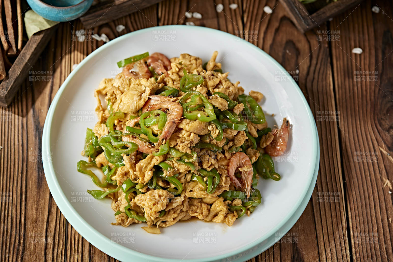 尖椒河虾小炒柴鸡蛋图片