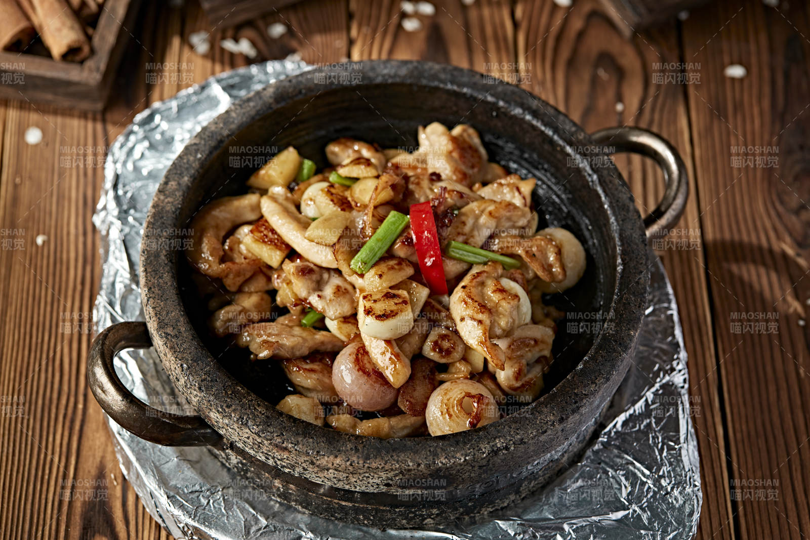石锅干烧鸡柳小洋葱图片