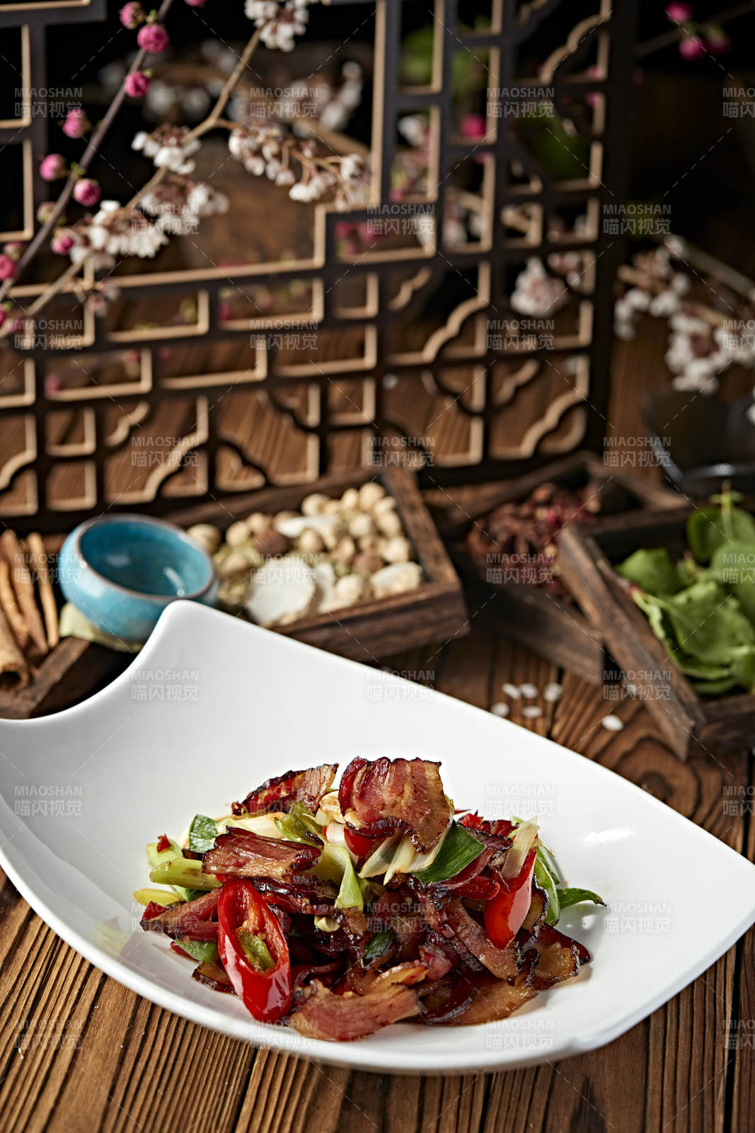 辣椒小炒青蒜苗湖南腊肉图片