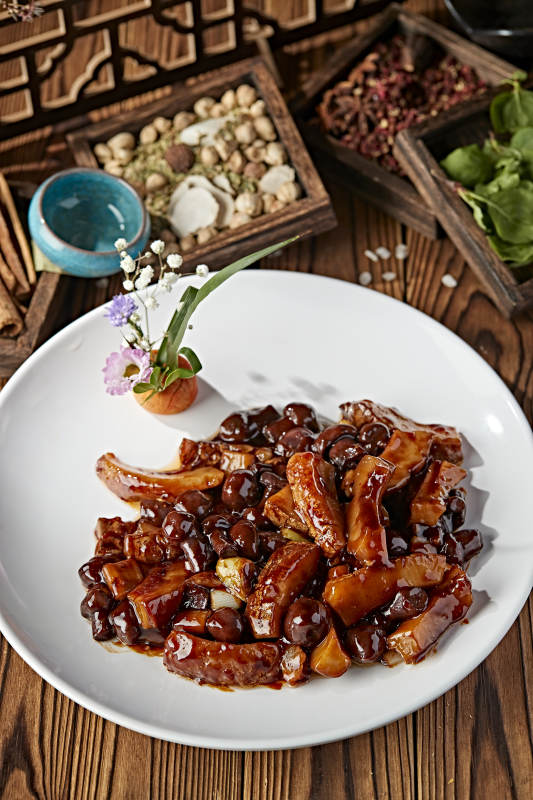 葱烧肉菌菇海参皮图片