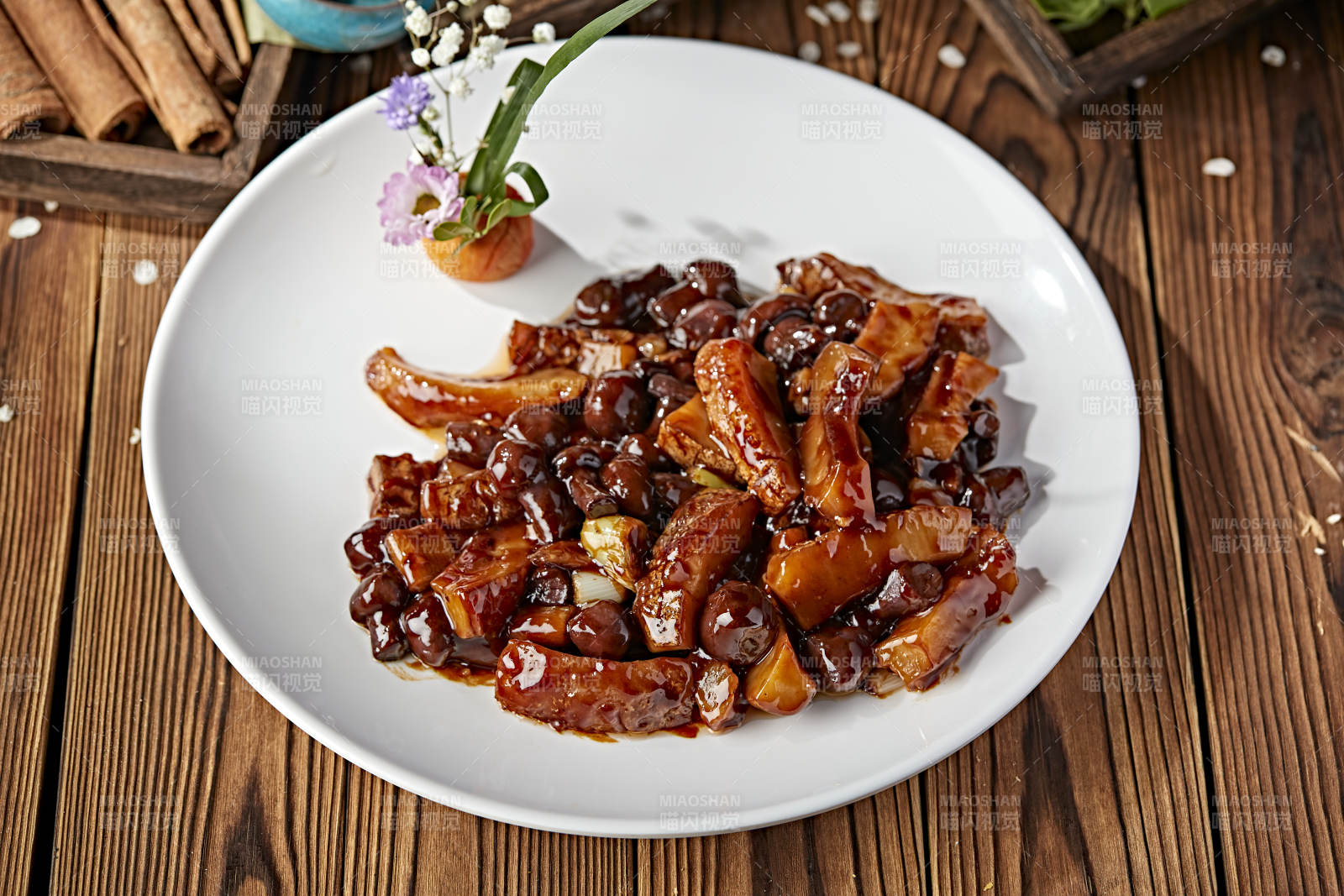 葱烧肉菌菇海参皮图片