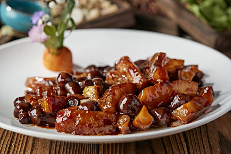 葱烧肉菌菇海参皮图片