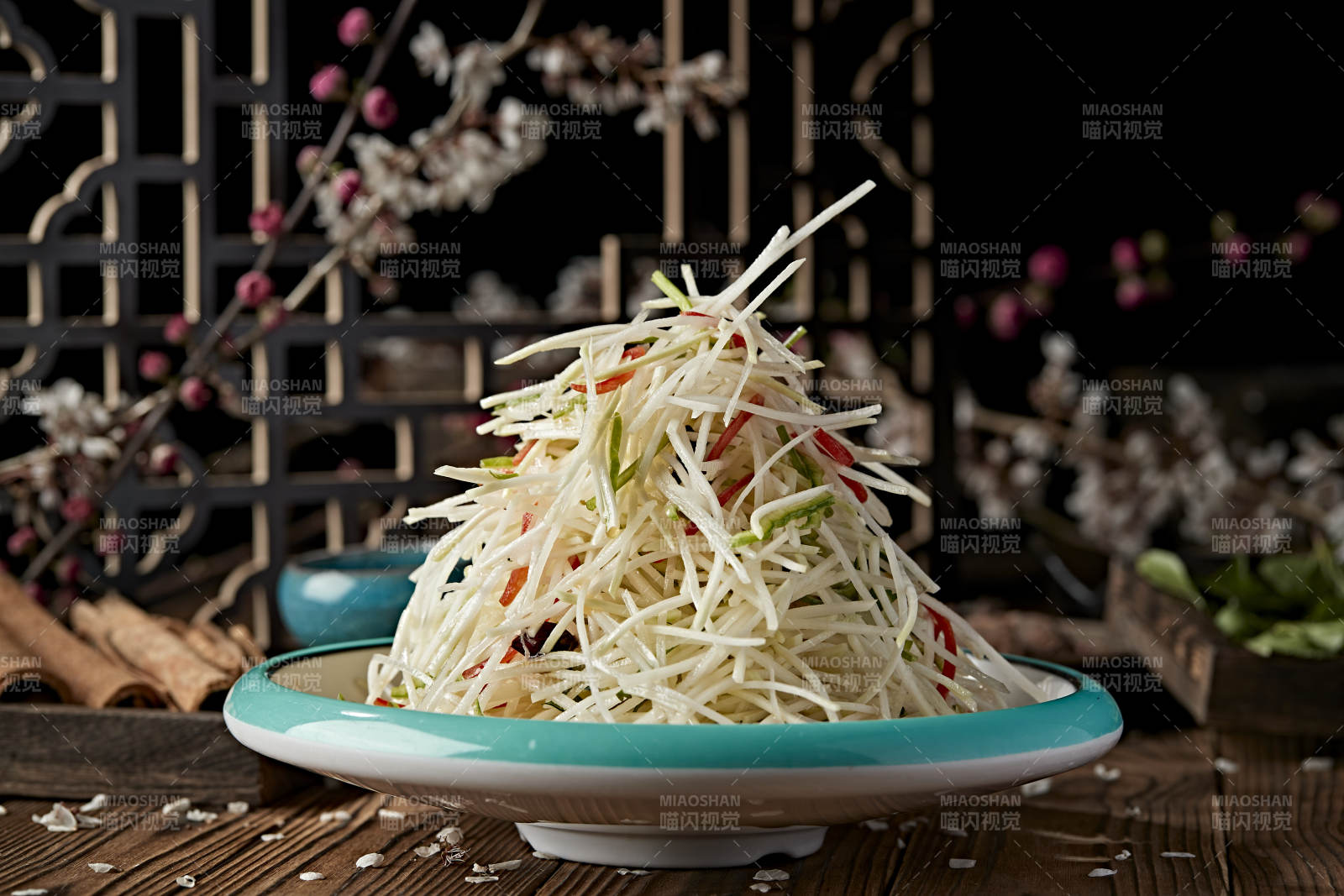 彩椒香菜凉拌芥菜丝图片