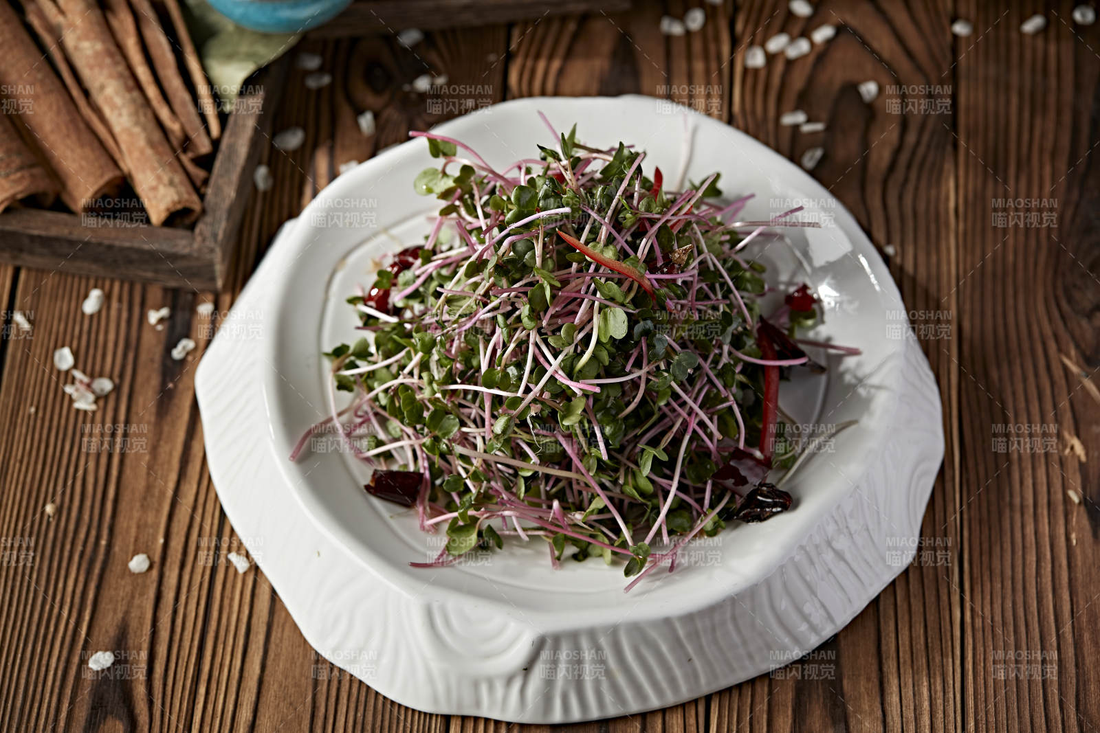 凉拌香椿苗黑豆苗图片